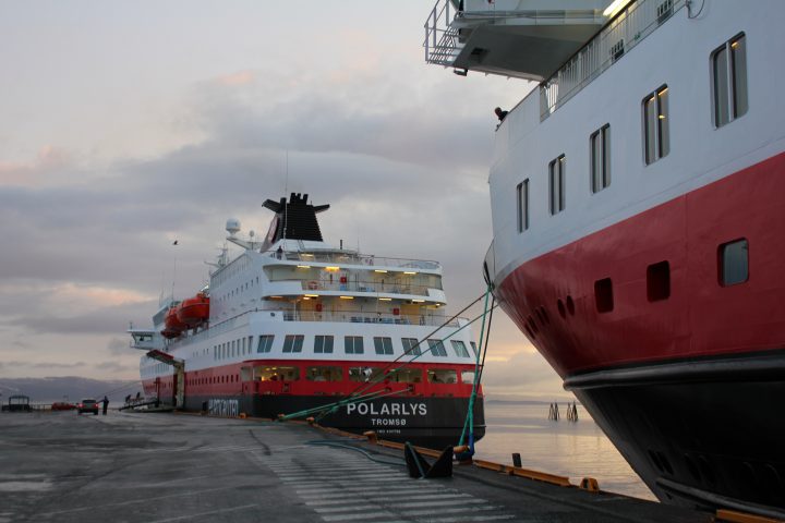 MS Polarlys im Hafen von Trondheim